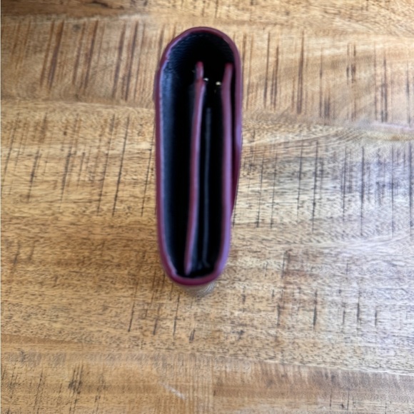 COACH Signature C Accordian wallet.  Faux Alligator trim. Excellent condition. - Picture 10 of 10